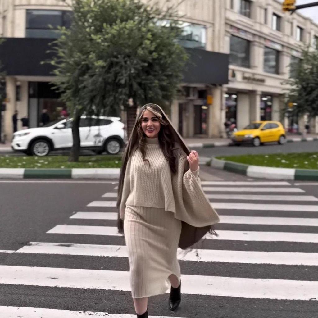 2025 Autumn Hepburn-Style Knit Sweater and Skirt Set for Women