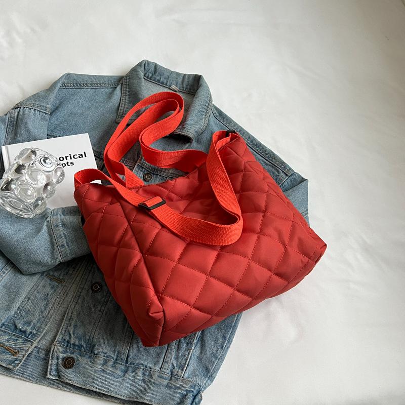 Large Capacity Bag for Women, Fashion and Casual Solid Color Diamond Grid Embroidered Thread Shoulder Bag, Commuting Tote Bags