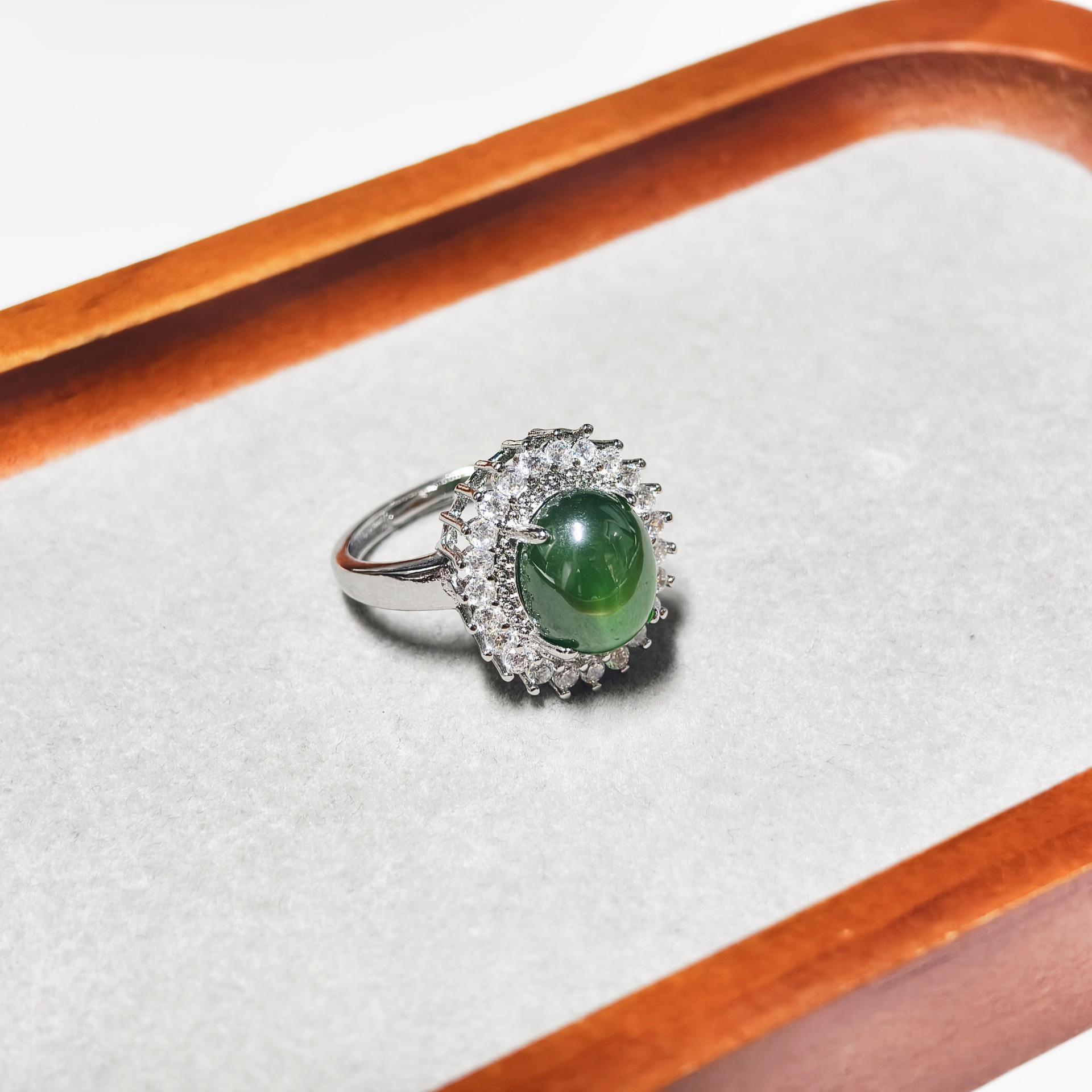 Gesen Jewelry Green Starlight Fire Three-Piece Set: Stud Earrings, Ring & Pendant