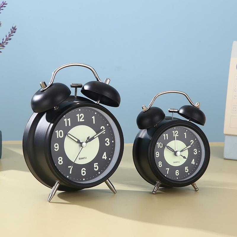 Luminous Metal Silent Alarm Clock, a Battery-Powered Clock for Children's and Students' Bedrooms, Bedside, and Gifts