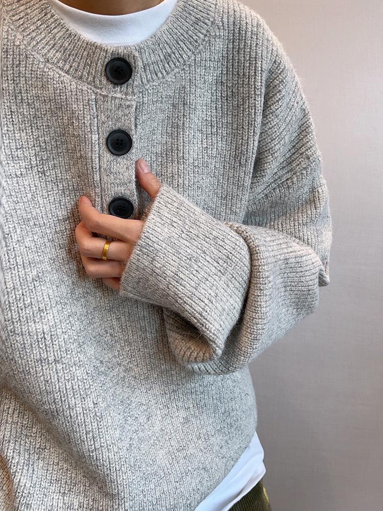Men's Casual Button-Up Knitwear: Warm, Trendy, Versatile Pullover for Autumn & Winter.