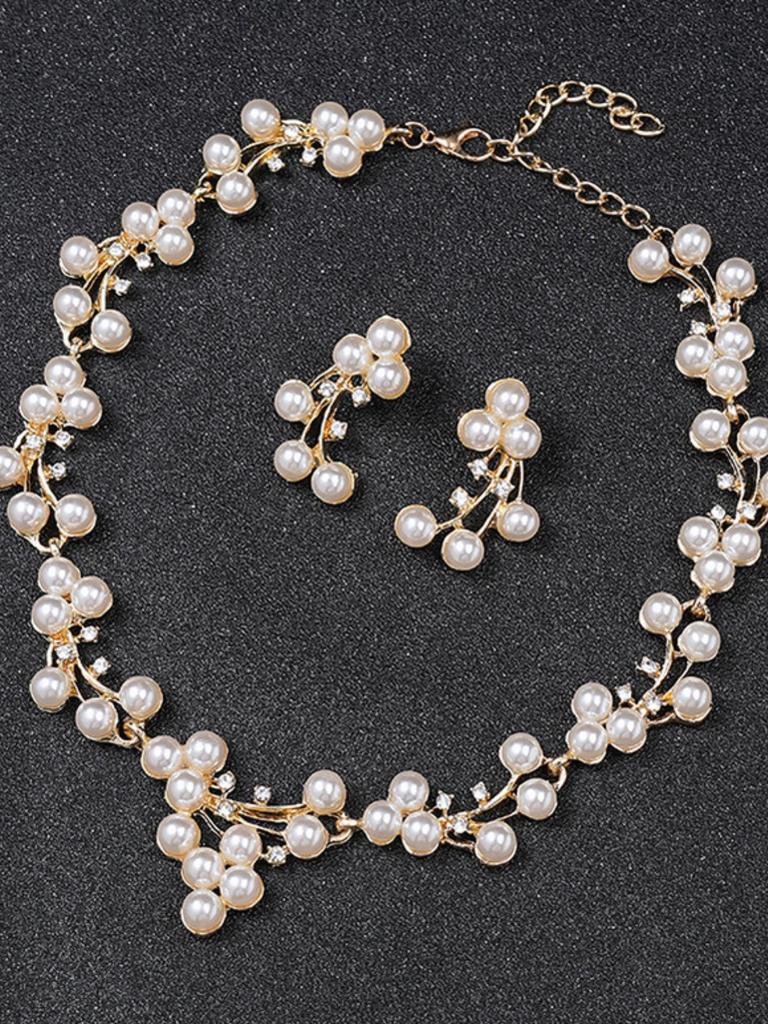 3 pieces of women's Zircon flower earring necklace decoration set suitable for women to attend parties