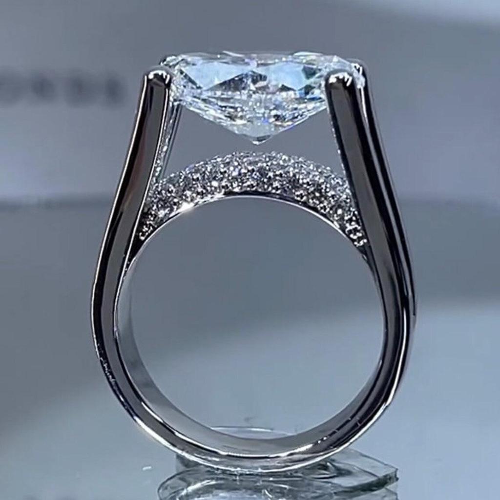 Zhenrong High-Carbon Egg-Shaped Diamond Engagement Ring - Eternal Heart Design for Wedding or Anniversary