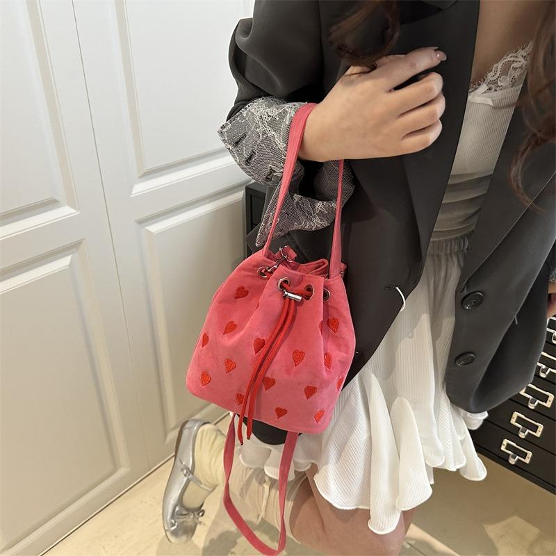 New shoulder messenger bag embroidered love strap handbag with beautiful texture bucket bag woman