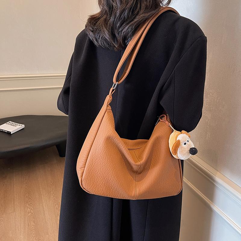 Casual style large capacity women's daily commute dumpling single shoulder messenger bag