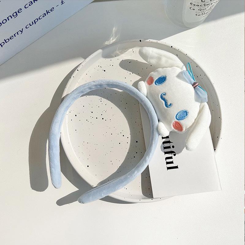 Plush Cartoon Bear Headband: Perfect for Autumn/Winter Skincare, Versatile Outings, and Effortless Style.