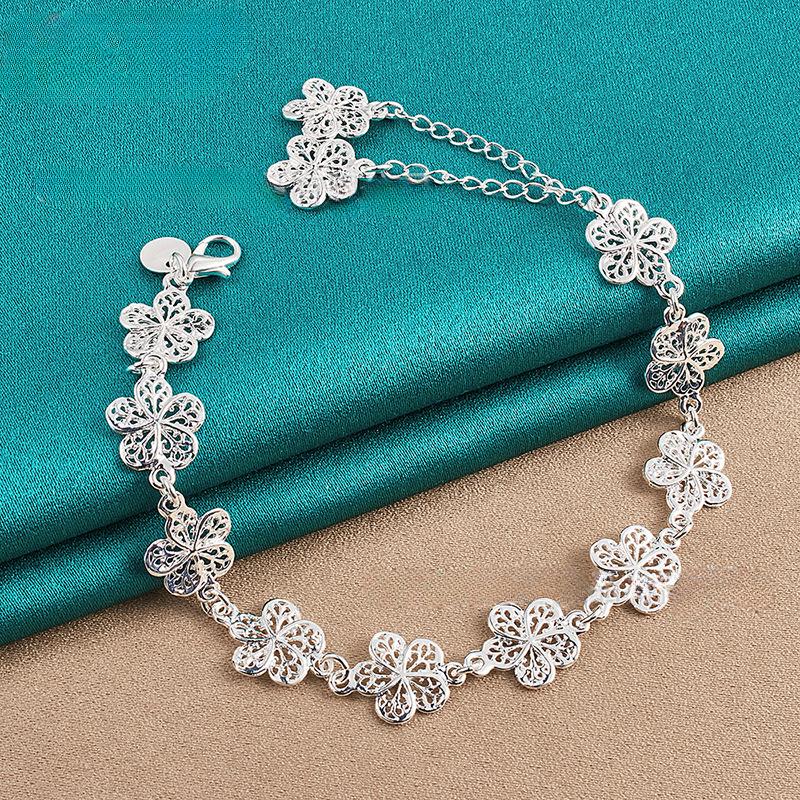 A Stylish 925 Sterling Silver Flower Pendant Bracelet Is an Ideal Gift for Everyday Occasions, Christmas, Thanksgiving, and Valentine's Day