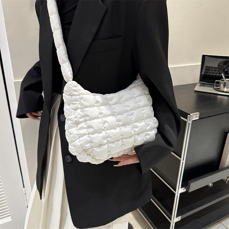 Fashionable And Modern Ladies Crossbody Bag Ideal For Everyday Use With Unique Style