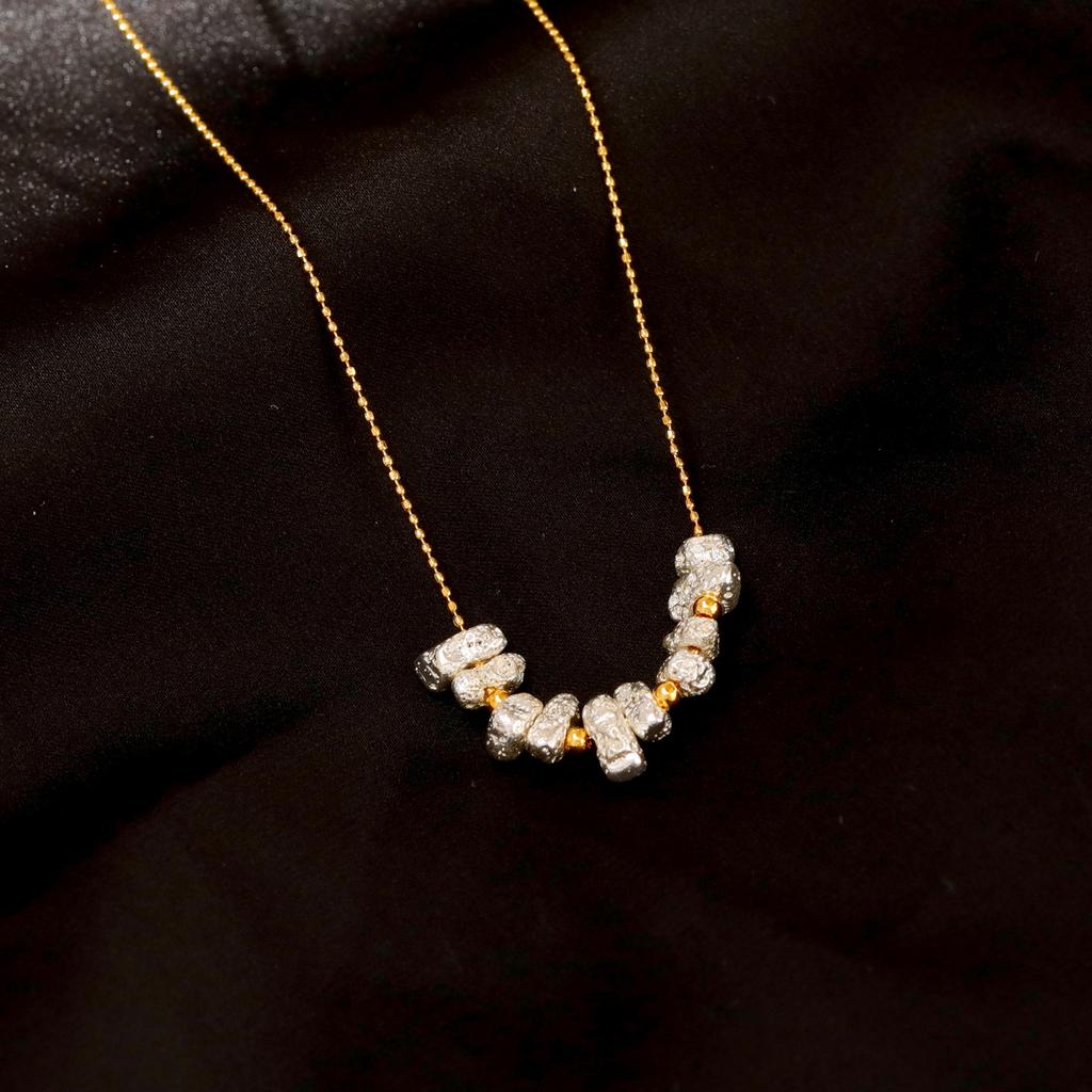 Designer Style Silver Collision Necklace for Women, Niche Design, Collarbone Chain, High-end and Elegant Temperament, Light Luxury Necklace