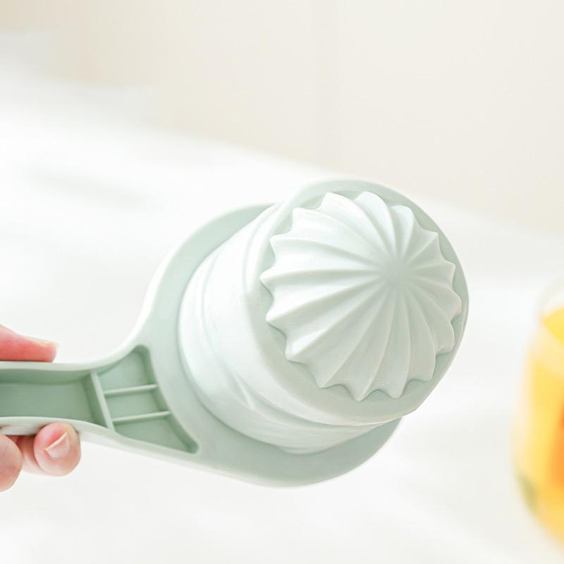 Portable Manual Fruit Juicer Household Orange And Lemon Juicer Artifact Outdoor Travel Home Life Kitchen Tool