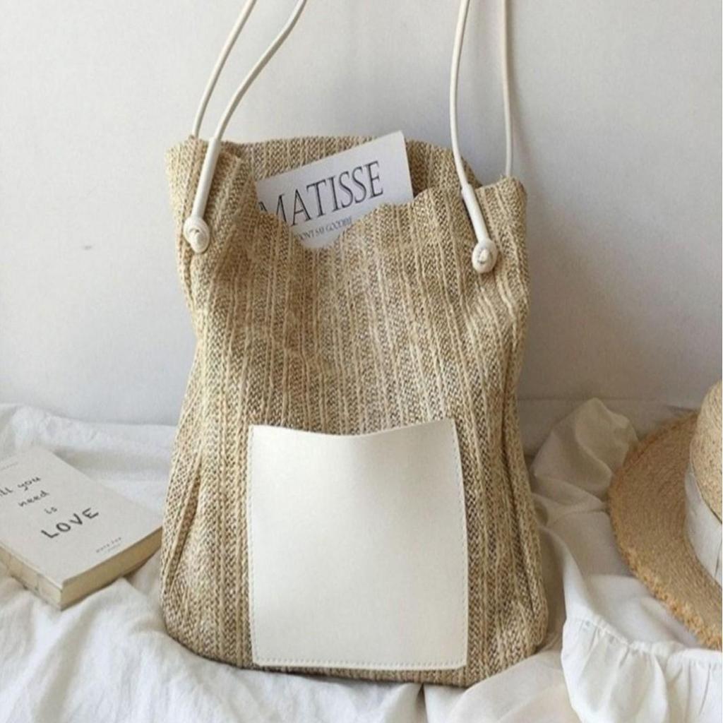 Retro Woven Straw Tote: Holiday Style, Large Capacity Shoulder Bag for Shopping, Beach, or Mother-Child Outings