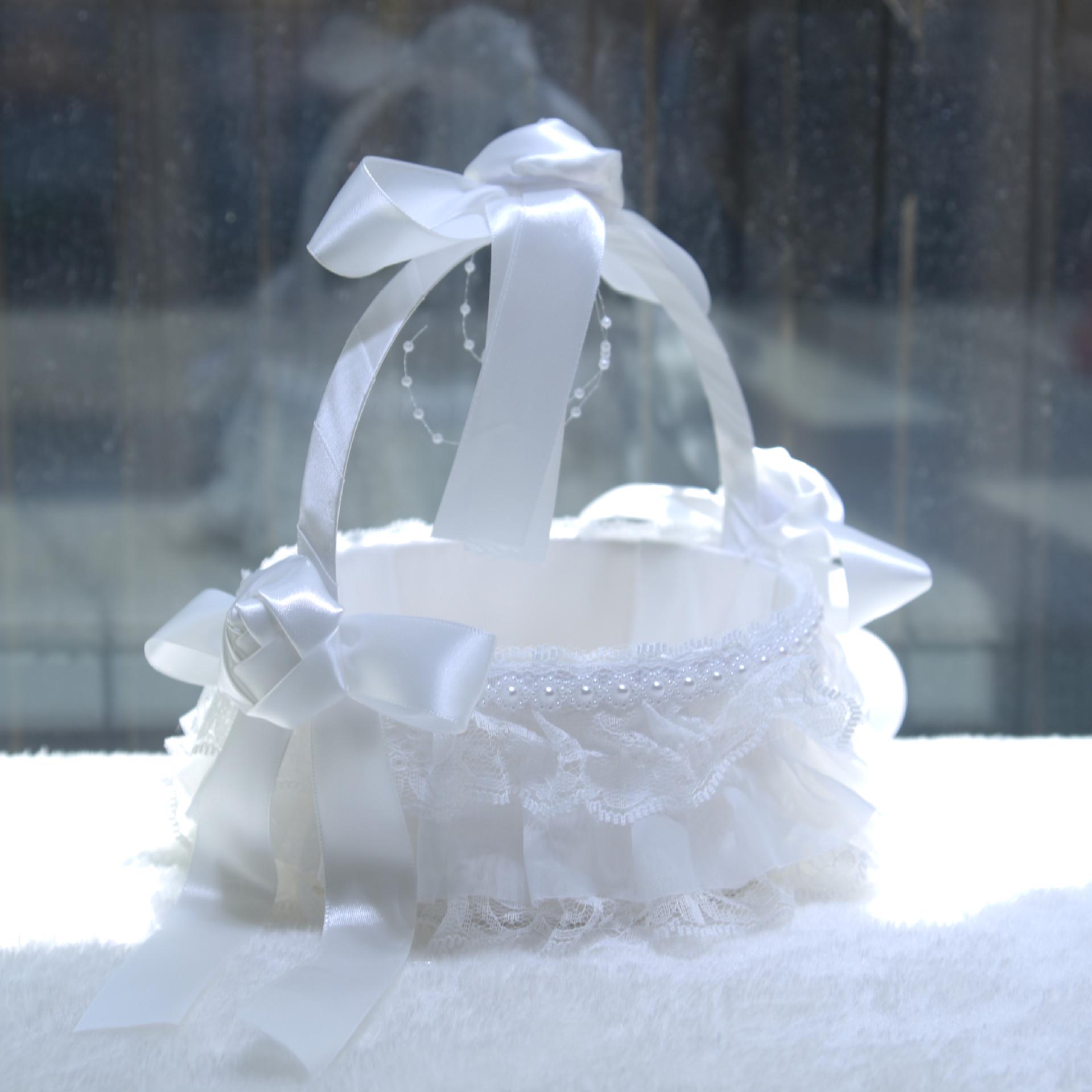 

Белая Кружевная Корзина для Цветов для Свадеб: Идеально для невест, подружек невесты и девочек-цветочниц