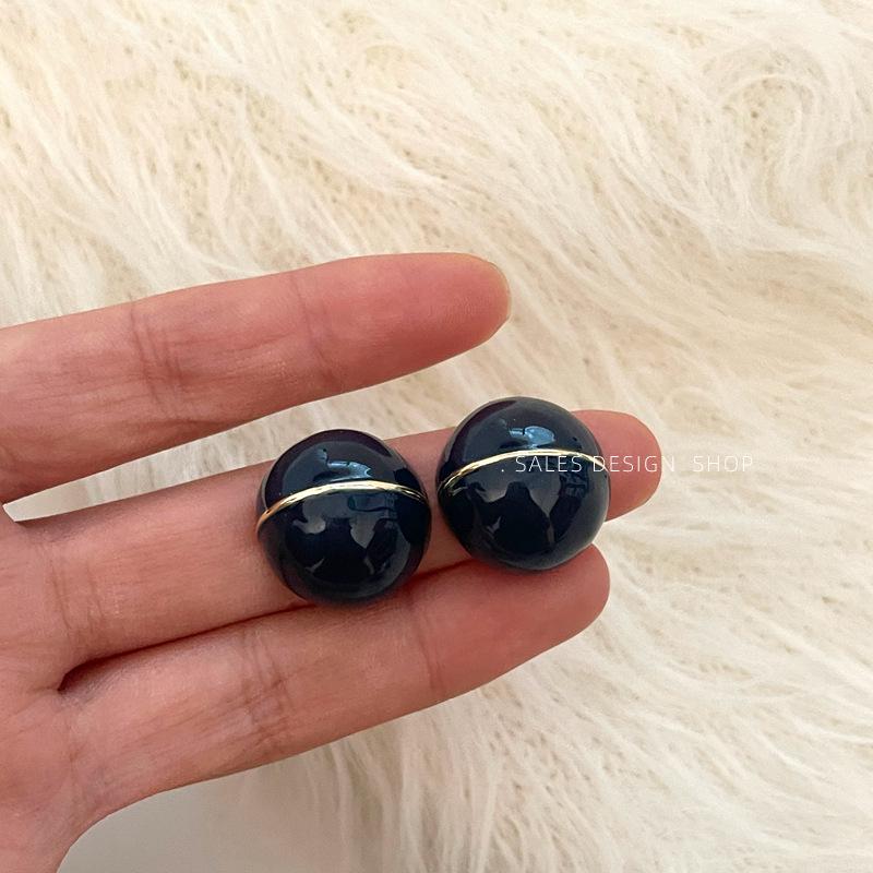 

French Retro Drip Glaze Metal Stud Earrings: Fashionable Statement for Women
