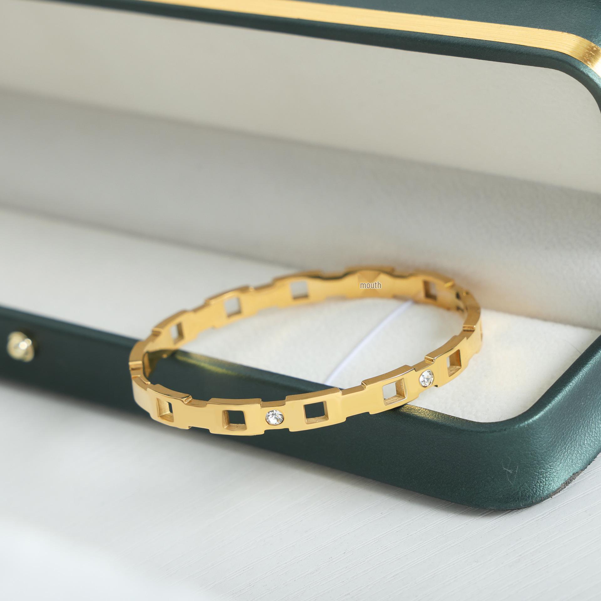Qiong Yao French Niche Design Zircon Inlaid 18K Gold-Plated Titanium Steel Bracelet for Women
