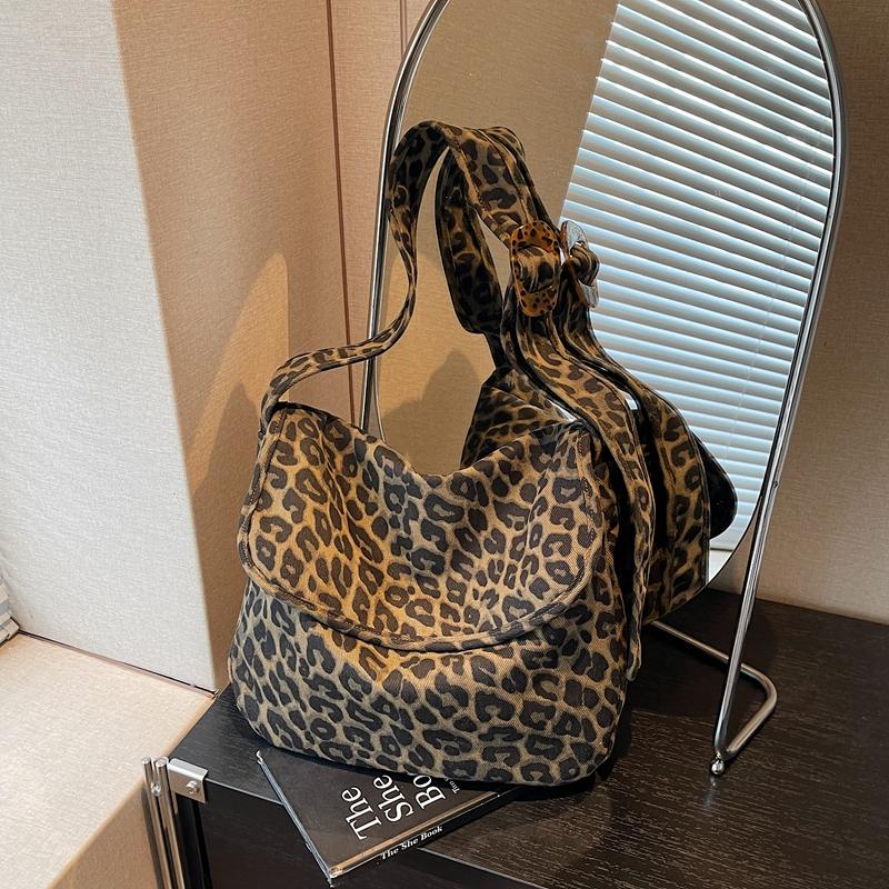 Leopard Print Shoulder Bag Women's Crossbody Bag Large Capacity Tote Bag Commuter Underarm Bag