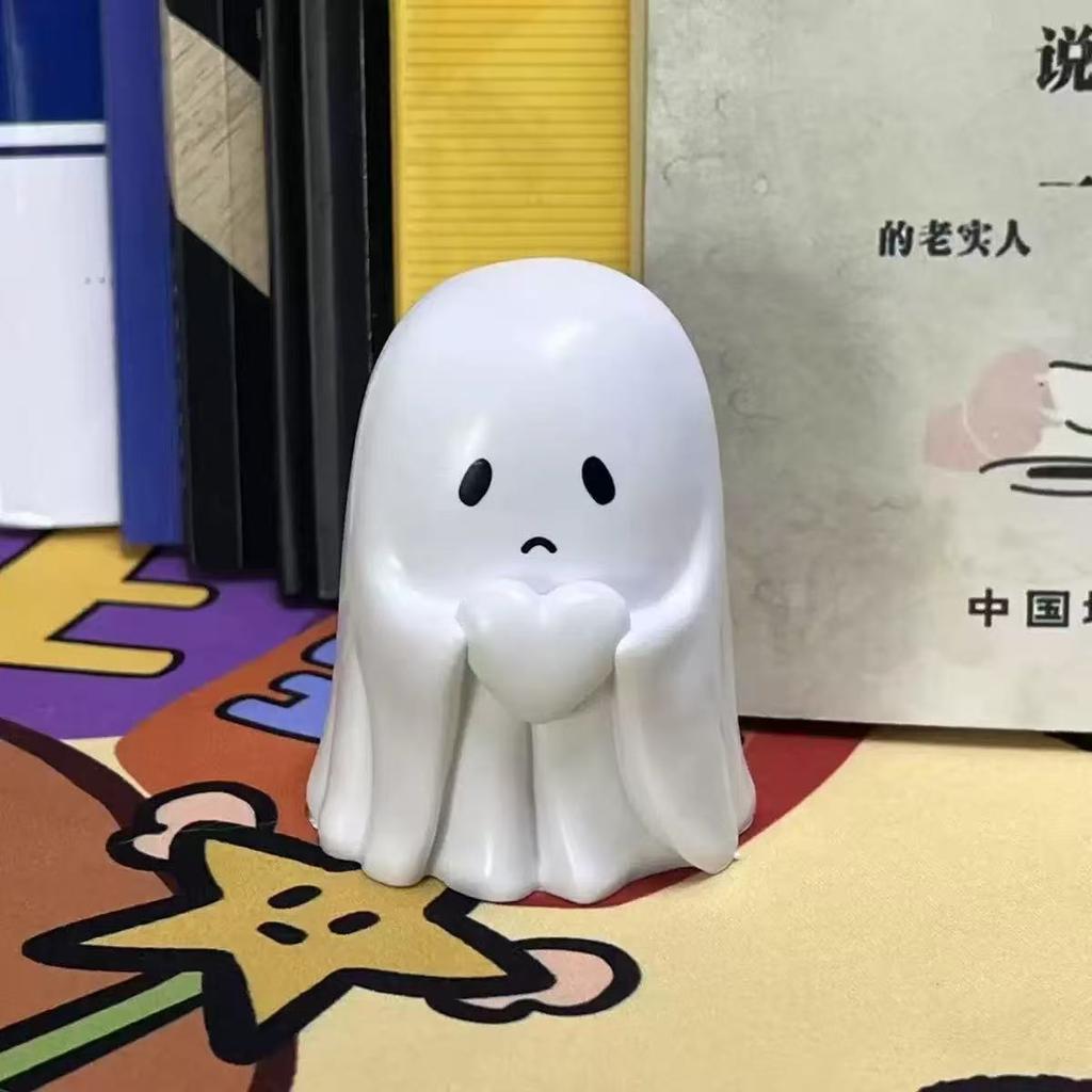 Middle finger cute ghost statue, ghost little scary ghost statue, home accessories, Halloween resin handicraft decoration gift
