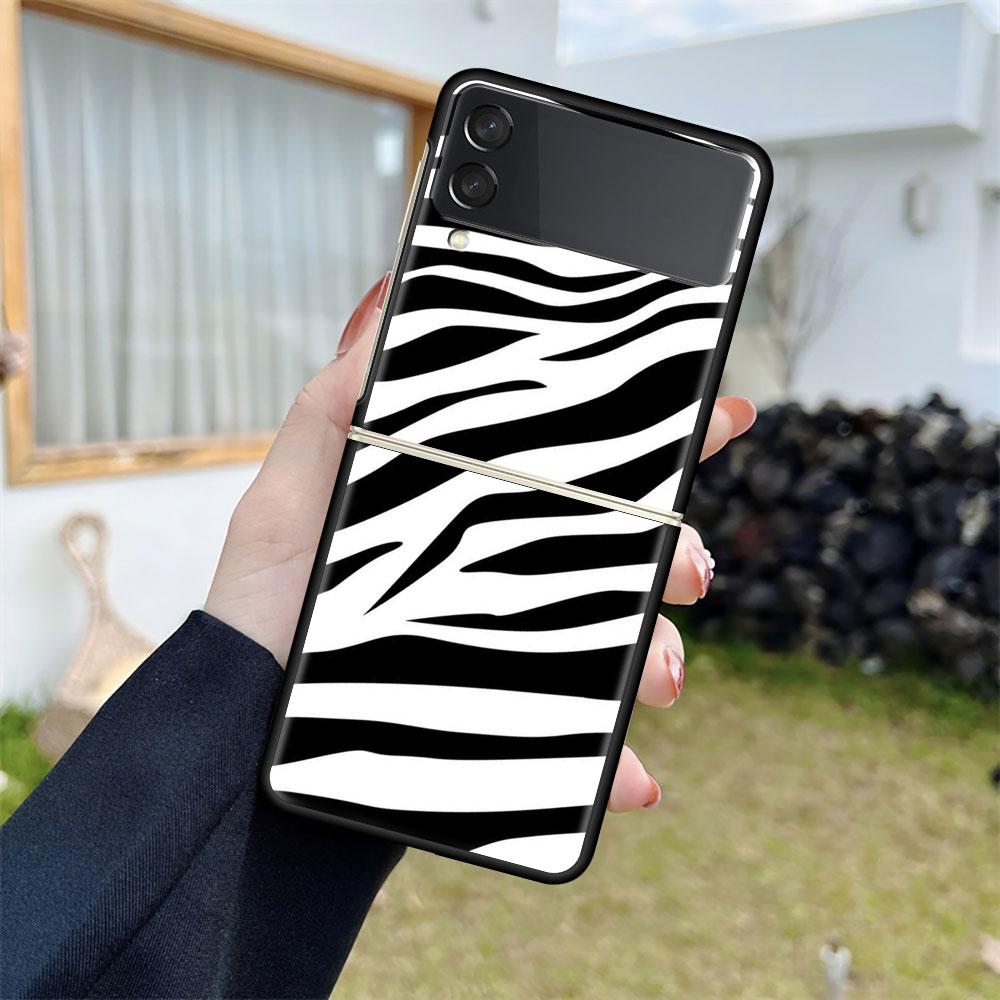 Luxushülle für Samsung Galaxy Z Flip 4 3 5G Schwarz PC Hart Handyhüllen Mode Rückseite ZFlip Funda Zebra Leopardenmuster Capa