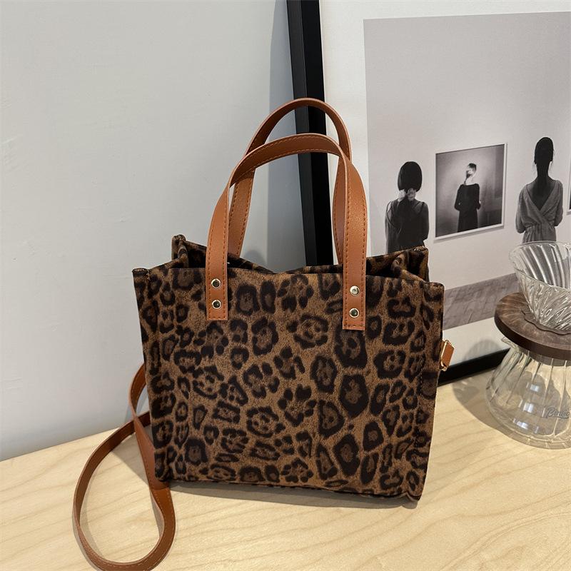 Premium Leopard Print Women's Bag Big Bag 2025 New Bag Fashionable Foreign Style Single Shoulder Large Capacity Commuter Tote Bag