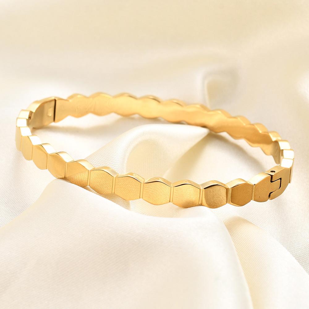 Bracelet abeille en or pour femme, bracelet bourdon en plaqué or pour fille et femme, bracelet en or délicat avec zircone cubique et émail noir - France