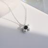 Schwarze funkelnde Diamant-Kette mit kleiner Blume für Damen, einfache und süße Instagram-Kette in koreanischer Version, vielseitige Schlüsselbeinkette mit fünf Blütenblättern