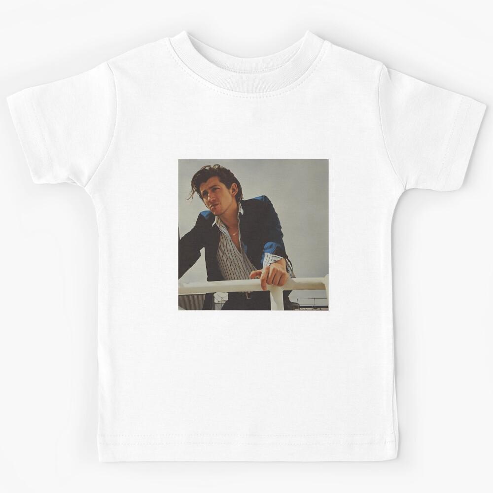 young turner Kids T-Shirt 140