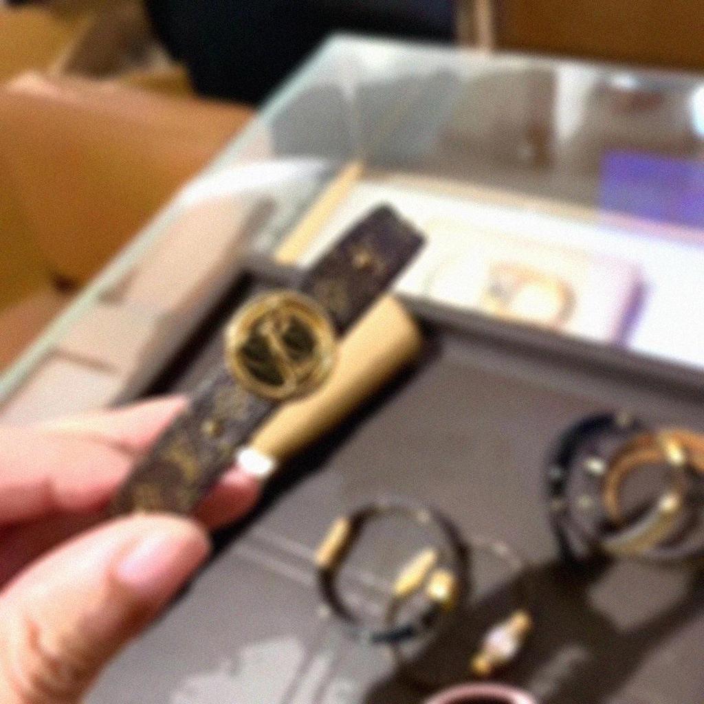 Donkey House Herren Lederarmband mit Kleeblatt-Aufdruck