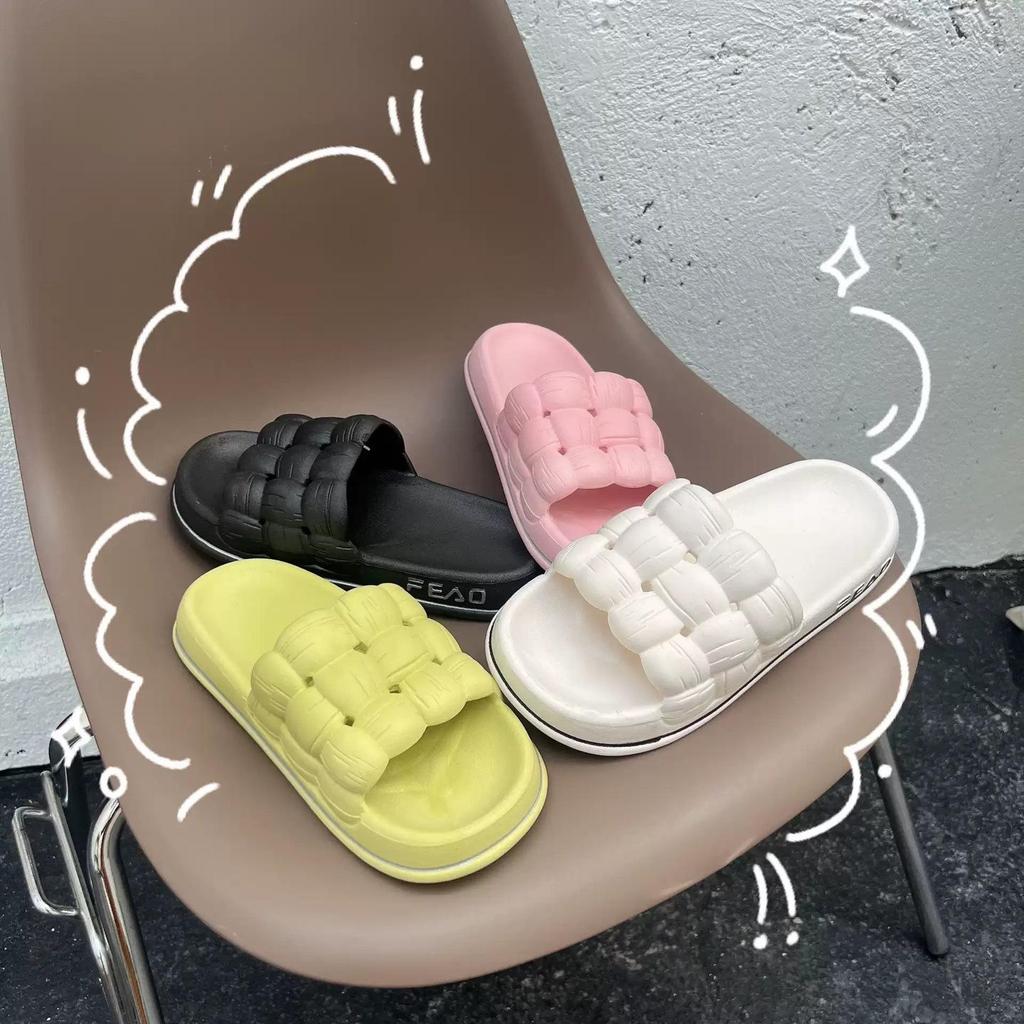Summer Women Thick Slippers Sole Beach Slides Home Slippers Anti-Slip Soft Sandals Fashion Ladies Cloud Slippers