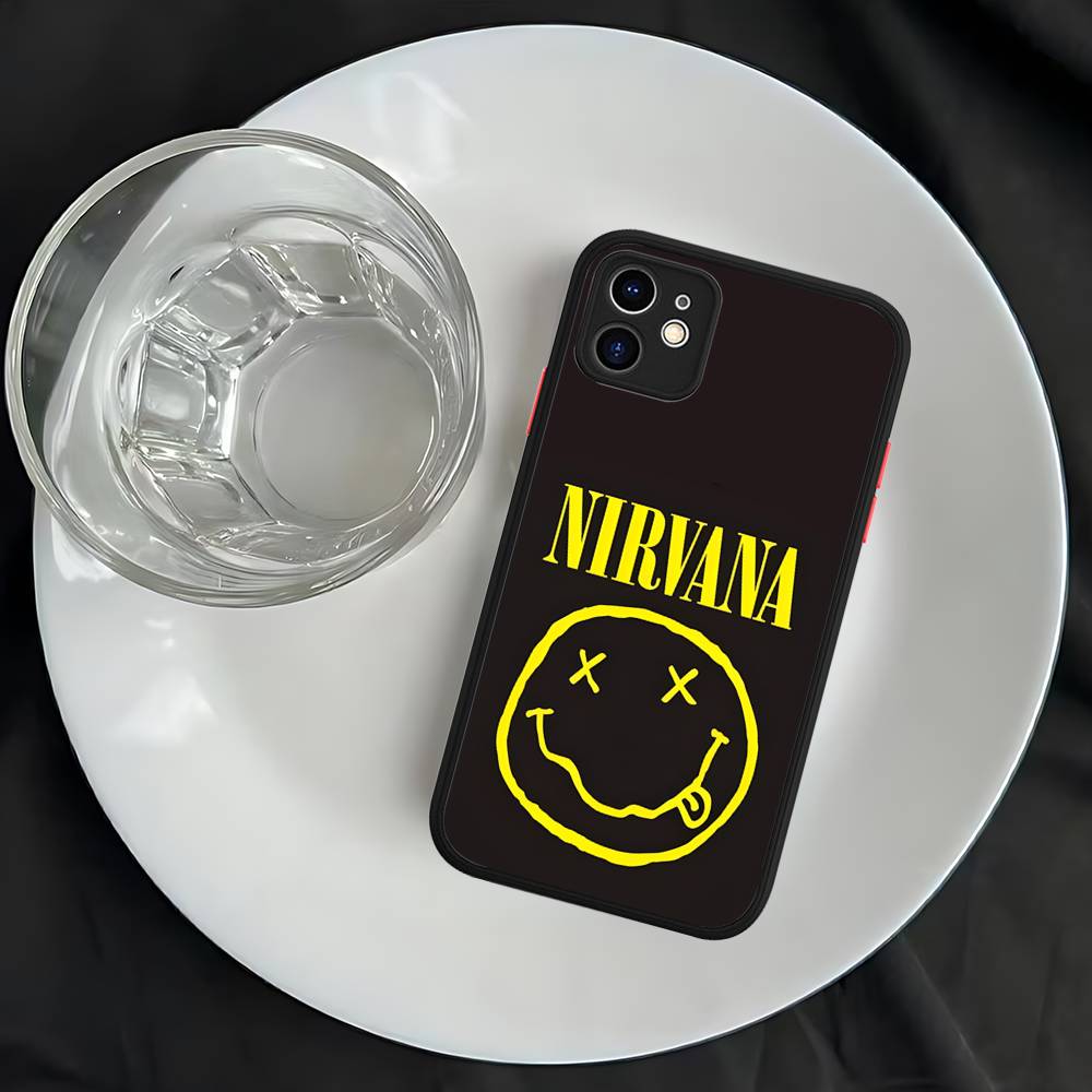 N-Nirvanaes Rock Band For IPhone 16 15 14 11 12 13 Pro Max Plus X XS MAX Matte Soft Back Phone Cover Case