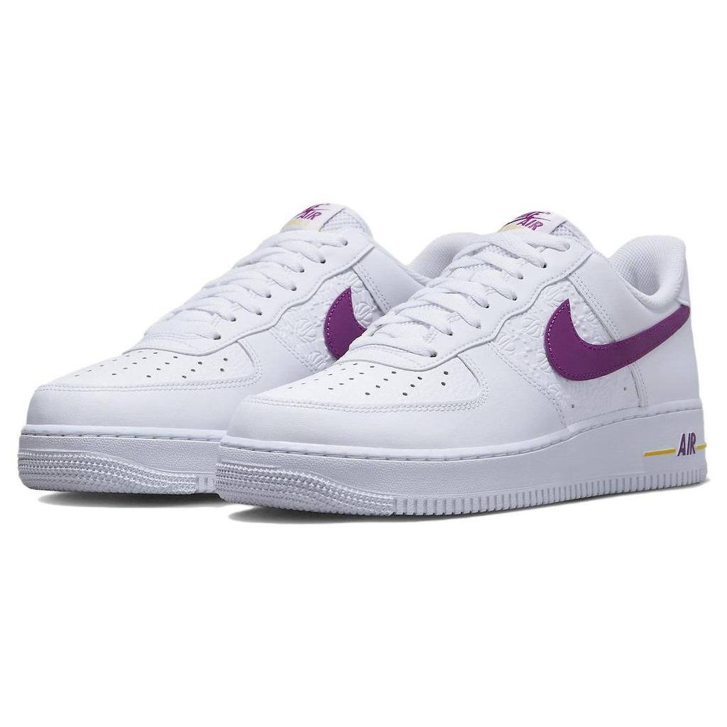 Nike Air Force 1 07 Embossed Hoops - Lakers Pánské tenisky Bílá Výrazná-bobulová Rychle-žlutá FJ4209-100
