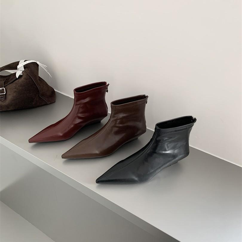 2025 autumn single boots pointed head Korean version fashion boots low heel short boots women's rear zipper and ankle boots temperament flat bottom