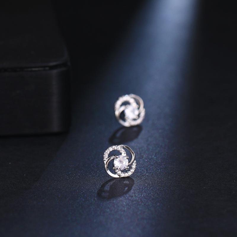 Bettyue Tiny Flower Appearance Cz Noble Earring For Women &Girls Exquisite Decoration In Bridal Wedding Party Fashion Jewelry