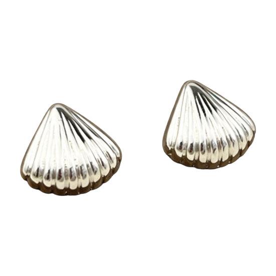 Umbra Studio 1 Pair Shell Earrings for Women, Chunky Vintage Ribbed Shaped Earrings, Summer Beach Jewelry Gifts