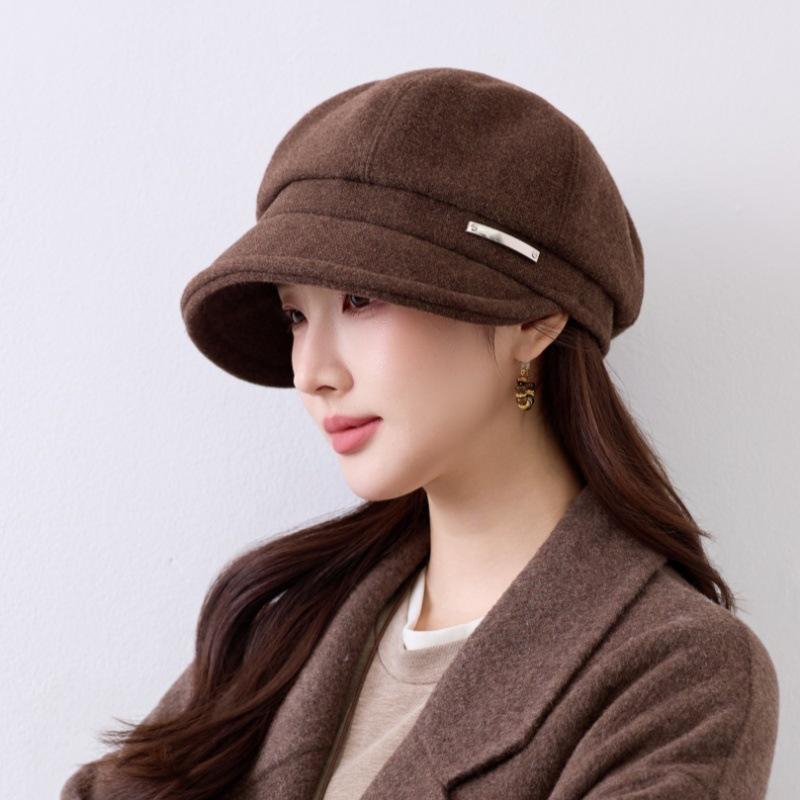 Winter new fashion short-brimmed hat women's thickened warm versatile face small source spot
