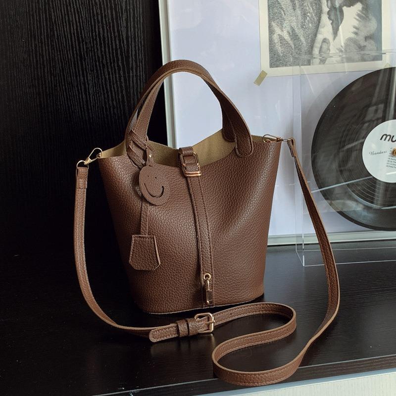Fashion Casual Portable Small Bag Women's New Simple and Versatile Bucket Bag Niche Messenger Bag
