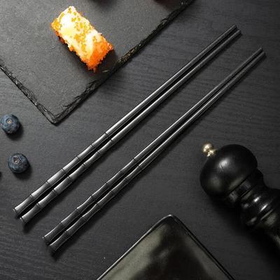 10 párů čínských hůlek ze slitiny Food Sushi Sticks Opakovaně použitelné neklouzavé Hůlky vhodné do myčky Bambusový tvar Hůlky potravinářské kvality