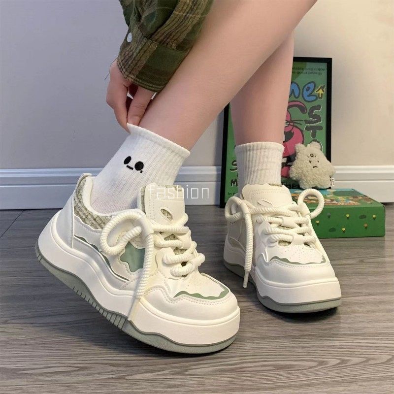 Thick-soled little white shoes female students spring 2025 new sports versatile niche design casual board shoes foreign trade batch