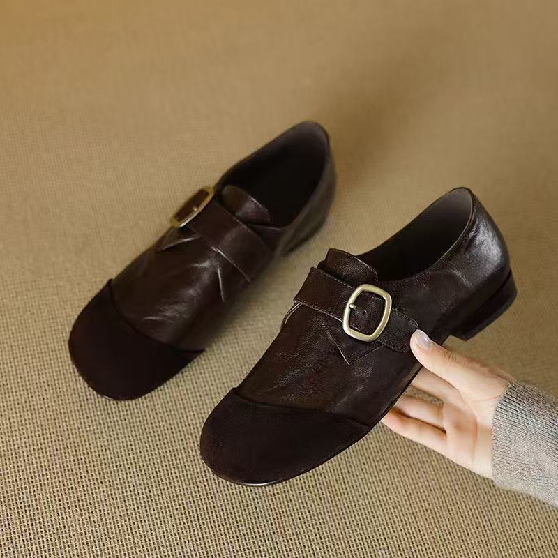 

2025 новые осенние ретро туфли Мэри Джейн с круглым носком женские французские универсальные туфли с мягкой подошвой и неглубоким вырезом, одинарные туфли на плоской подошве, маленькие кожаные туфли 40 темно-коричневого