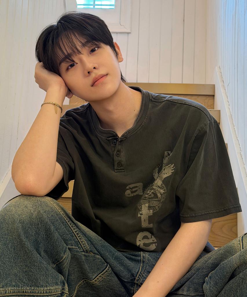 TRAVEL Imperial Pigment Henley Neck Short Sleeve T-Shirt Black Charcoal