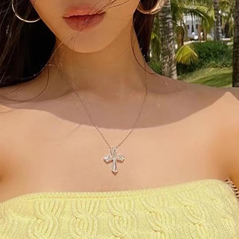 Cao Shi Luxurious Crystal Collarbone Necklace - New Internet Celebrity Style High-End Fashion Choker for Women