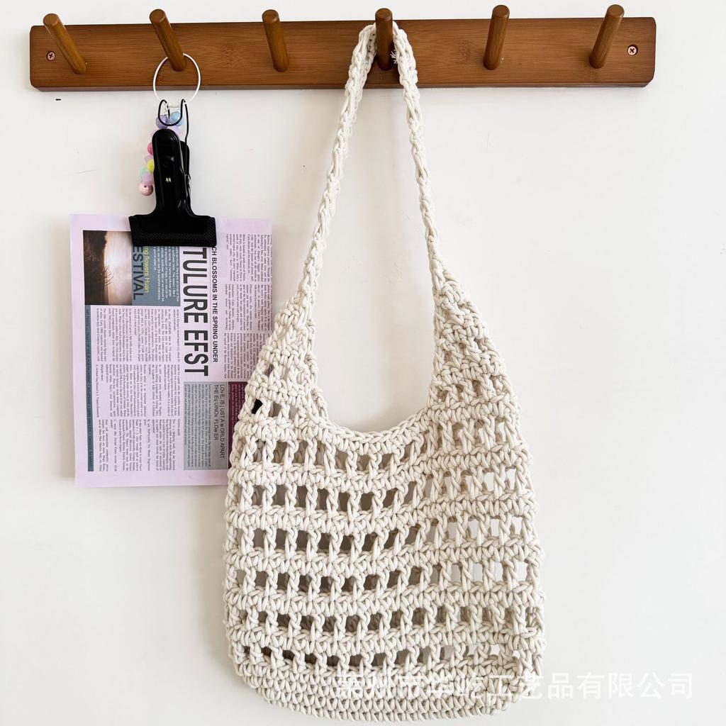 Korean hollow large-capacity straw woven bag new simple light luxury versatile seaside vacation beach shoulder bag