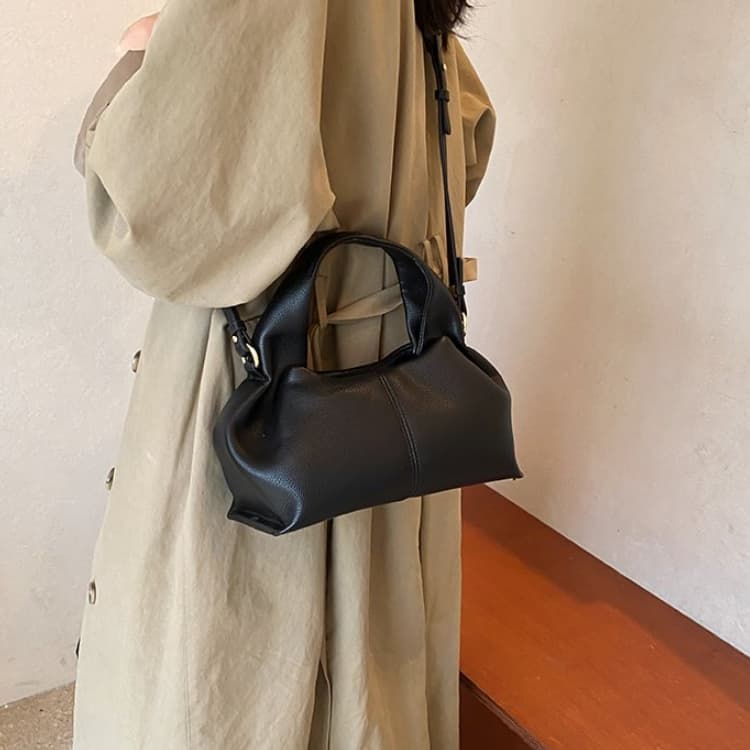 New fashion portable women's bag shoulder messenger bag