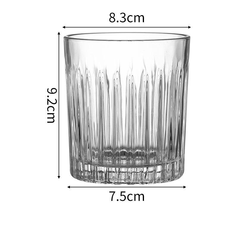Gestreiftes, schlichtes, transparentes Kristallglas, Whiskyglas, Saftglas, Wasserglas