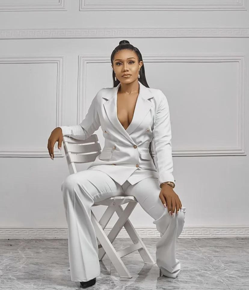 Special Offer: White Trousers & Long Sleeve Fashionable Goddess-Style Casual Professional Suit Set