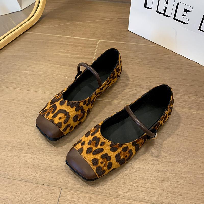 

French with skirt Mary Jane small leather shoes women s 2025 spring and autumn new flat beanie shoes retro evening single shoes 40