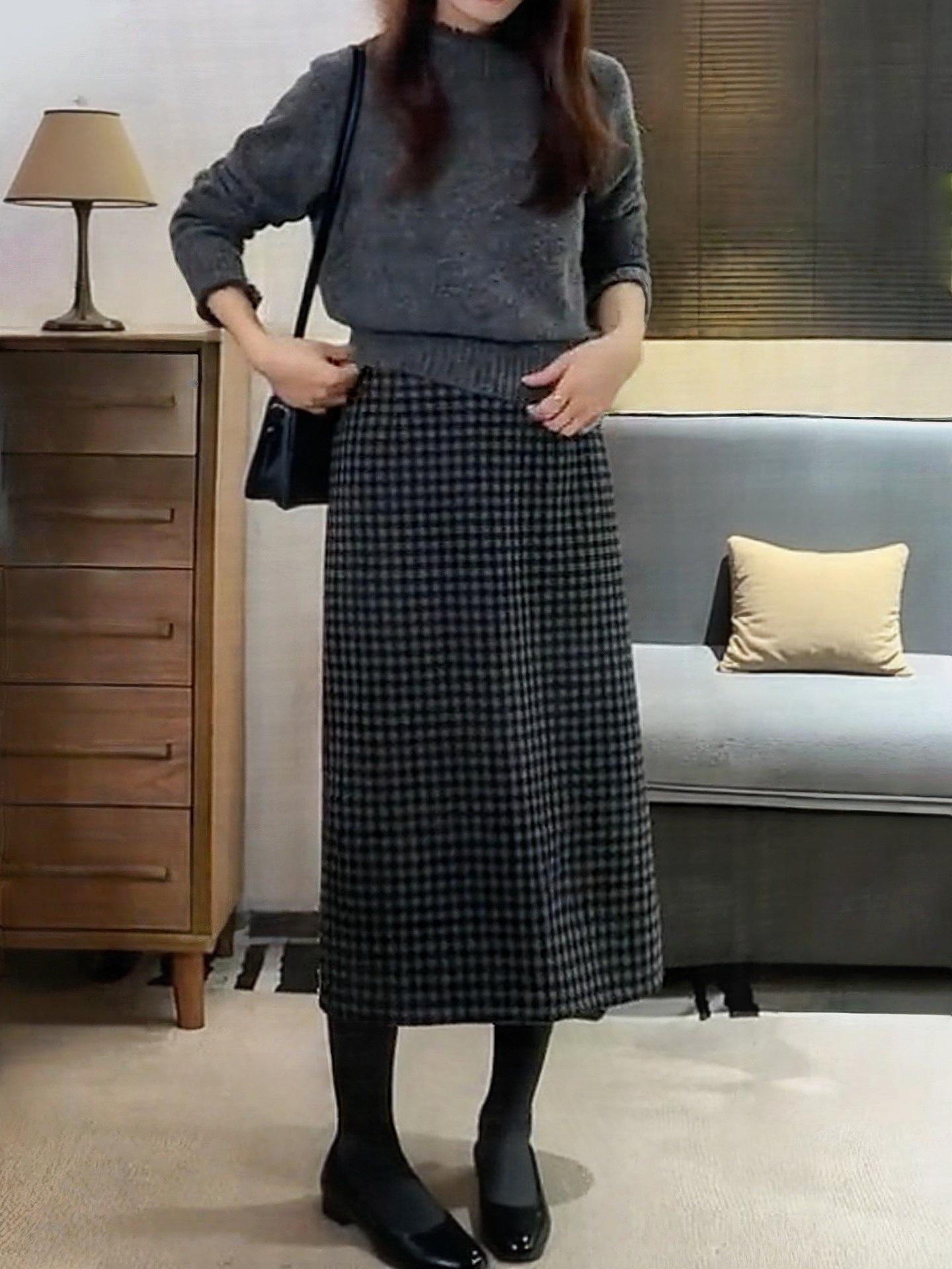 

Plaid Tweed High-Waist Midi Skirt - 2025 Autumn/Winter Korean Style with Thickened Knit, Slit, and Bodycon Fit M