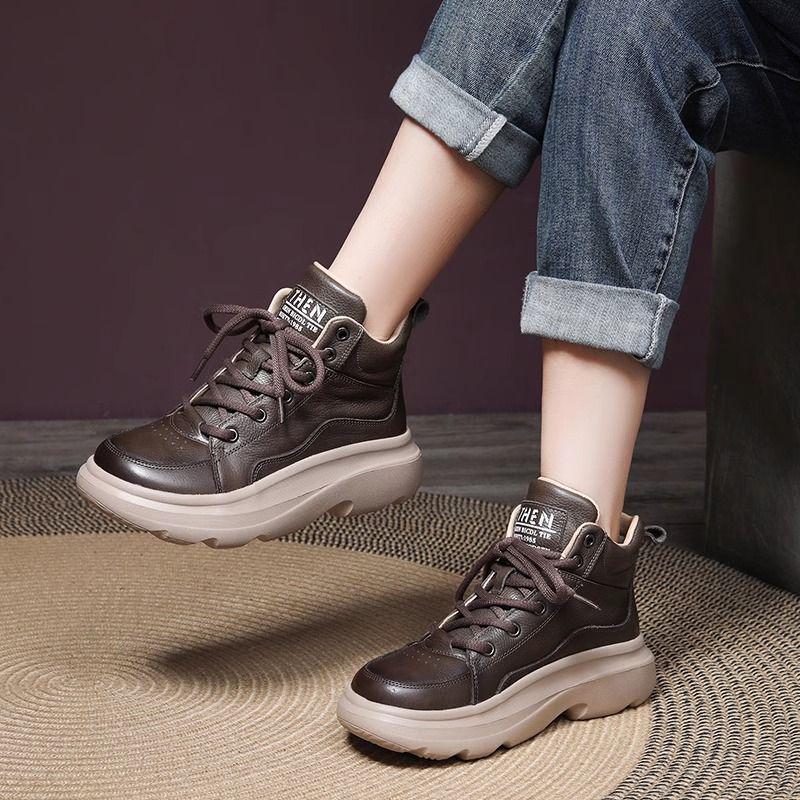 Women's Retro Genuine Leather Ankle Boots - Warm, Versatile, Thick Sole, Casual British Martin Style for Autumn and Winter.