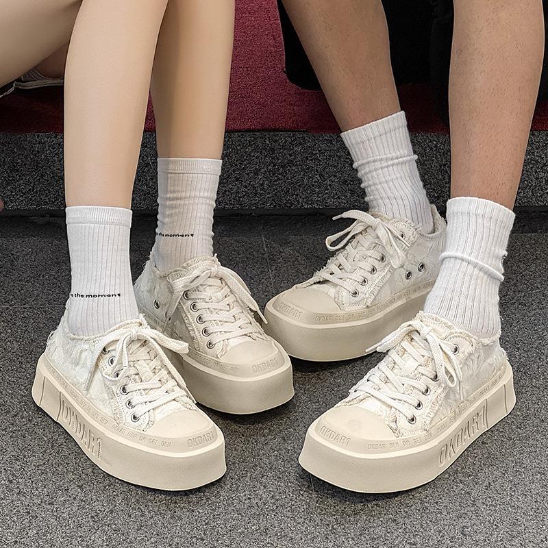 58106 niche chaussures en toile à tête carrée originales pour hommes et femmes couples chaussures blanches à semelles épaisses chaussures de skate décontractées polyvalentes