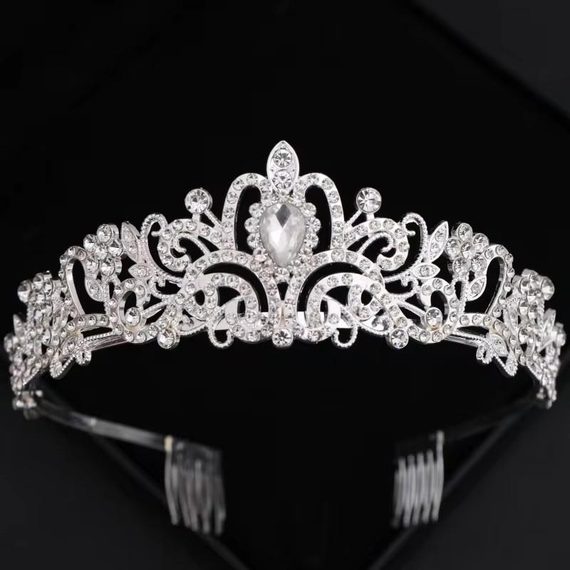 Diamond Bridal Headdress with Comb, Luxurious Crystal Wedding Crown, Suitable for Retro Celebration Ball, Queen Headdress.