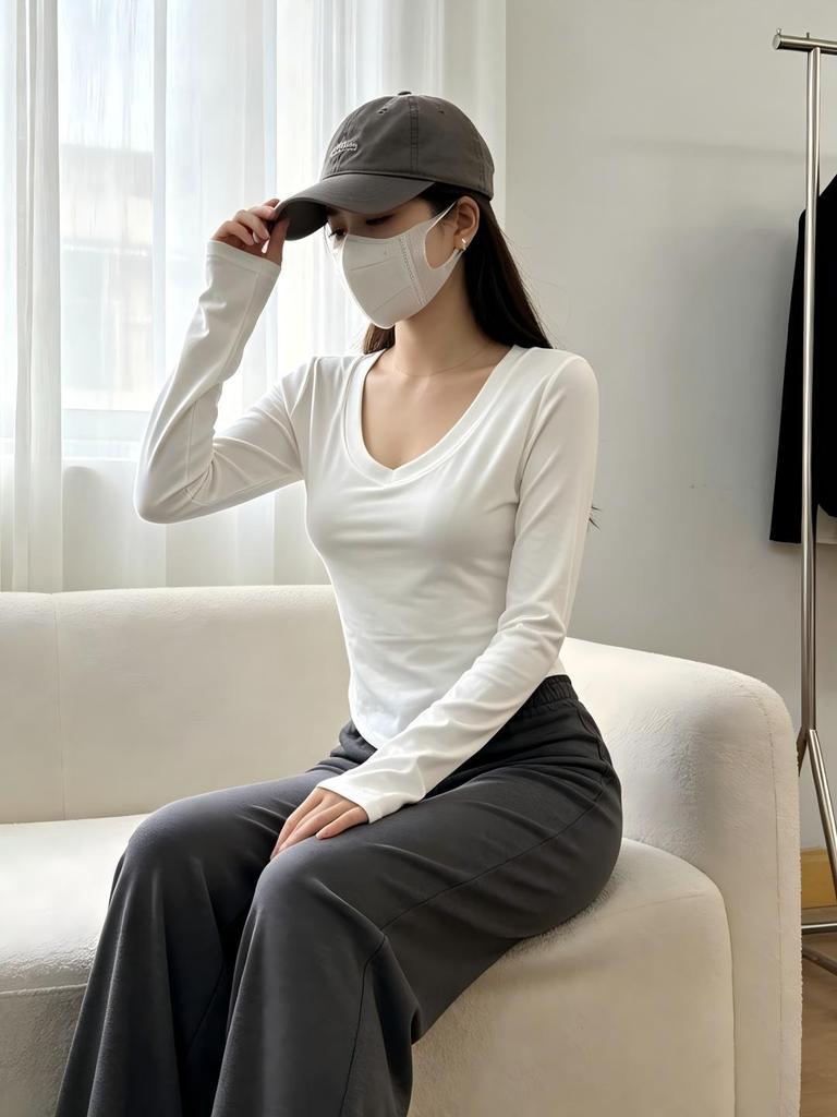 "2024 Chic Slim V-Neck Long-Sleeve Women's Top - Autumn Style for Hot Girl & Student"