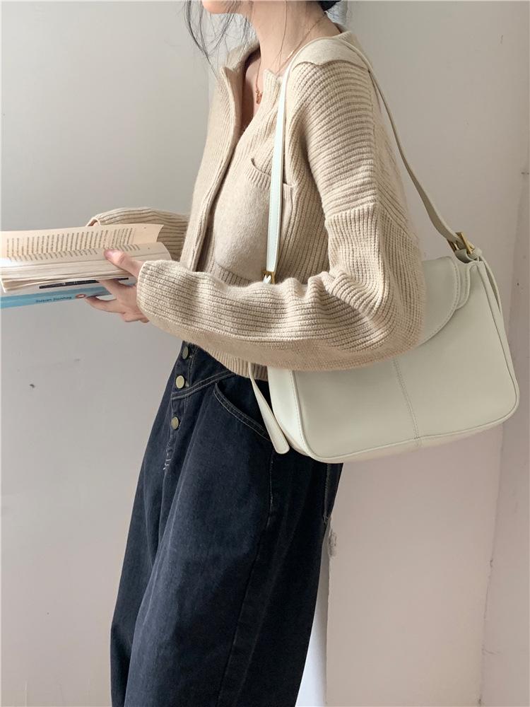 Korean Style Women's Knit Cardigan: Autumn/Winter 2024 Short Single-Breasted Sweater with Pockets